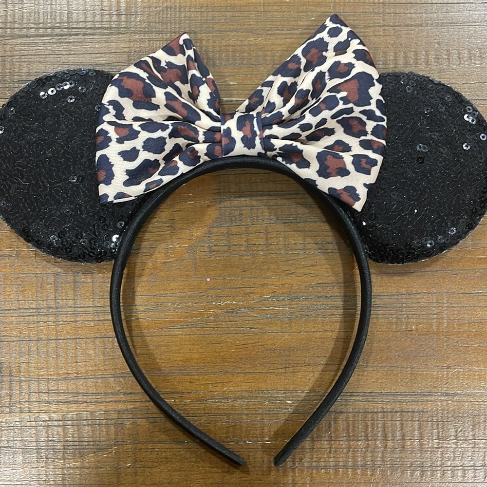 Sequin Minnie Mouse headbands (multiple available)